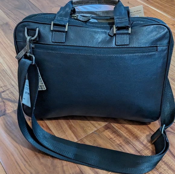 Boconi Leather Slim Zipster Laptop / Messenger Bag New With Tags ❤️ - Picture 3 of 8